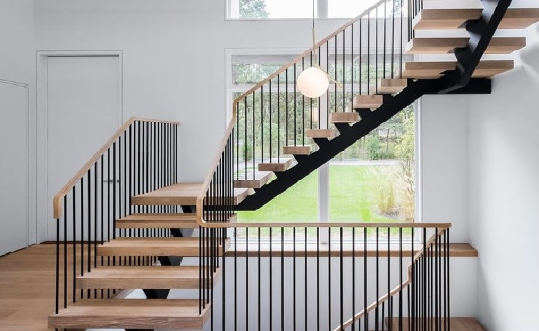 Bậc Cầu Thang Nhựa Composite Giả Gỗ 2025: Chống Mối Mọt Vượt Trội